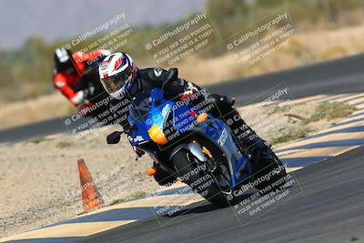 media/Mar-28-2022-Superbike Trackdays (Mon) [[b8603d0f67]]/Open Track Time/Turn 7/